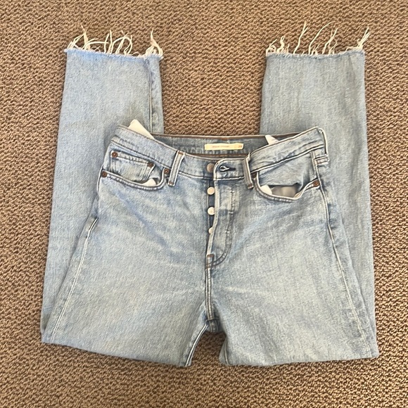 Levi’s wedgie straight jean - Picture 2 of 5